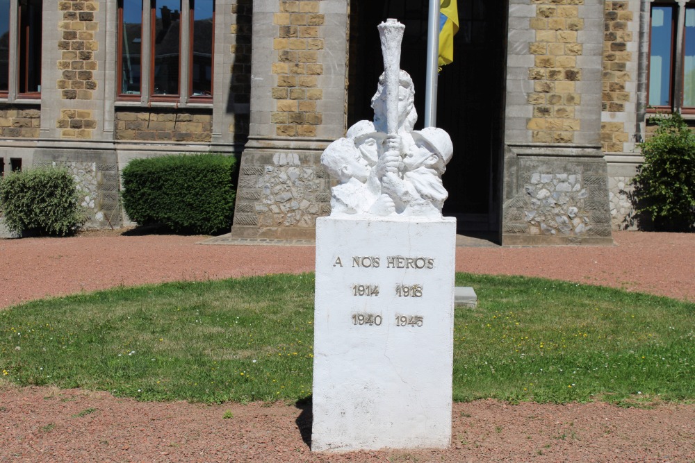 Oorlogsmonument Courcelles	 #2
