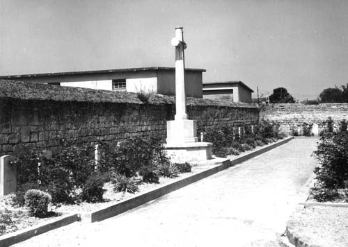 Commonwealth War Graves Creil #1