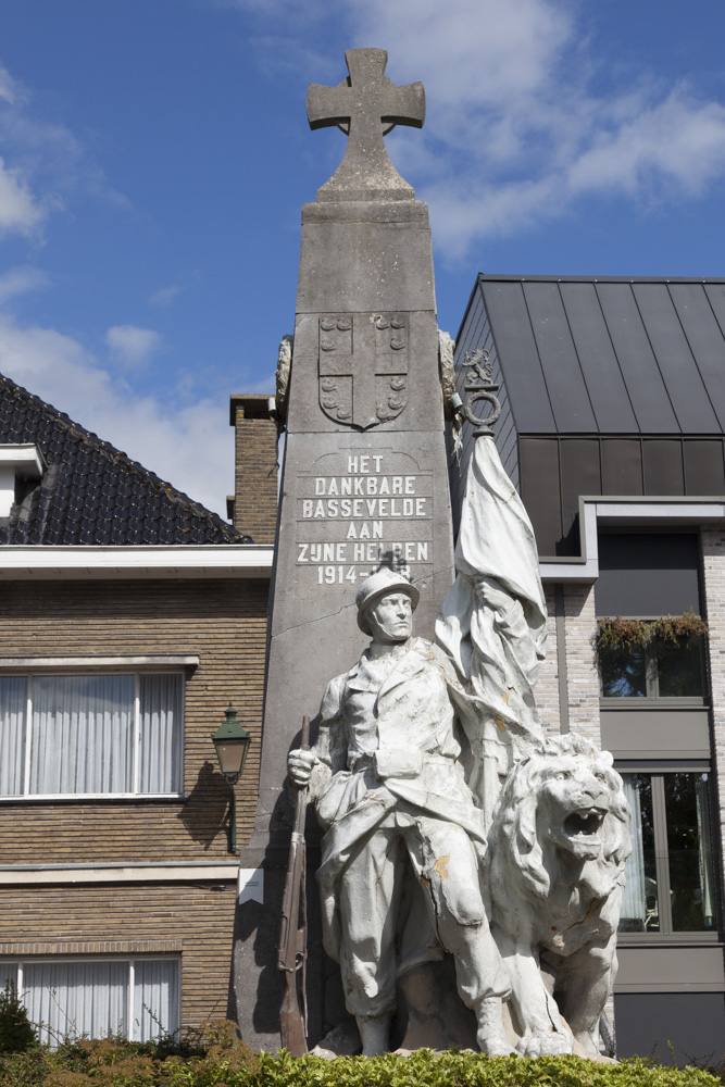 War Memorial Bassevelde #2