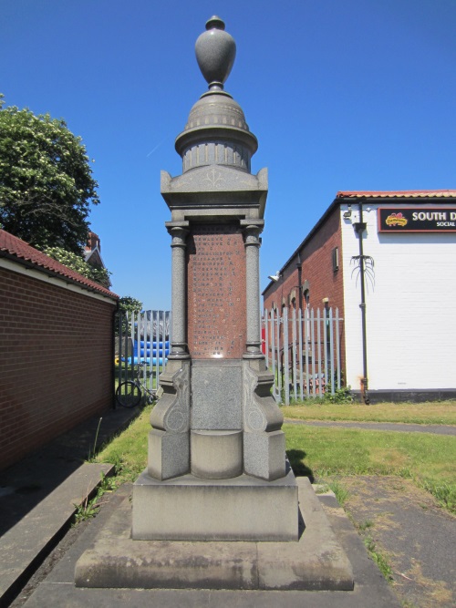 Oorlogsmonument South Durham Steel and Iron Co Hartlepool #2