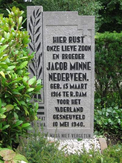 Dutch War Graves Barendrecht #2
