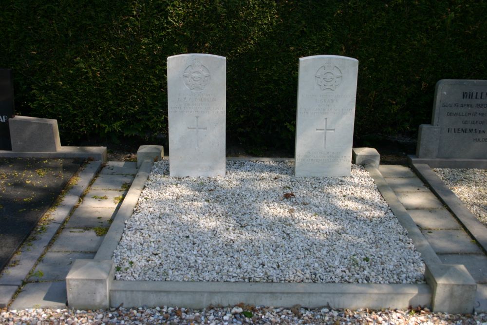 Commonwealth War Graves Municipal Cemetery Stadskanaal #1