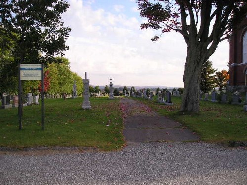 Commonwealth War Grave St. Hippolyte Cemetery