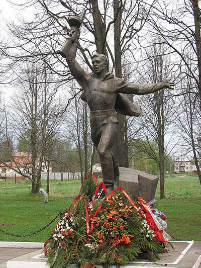 Sovjet Oorlogsbegraafplaats Yaropolets