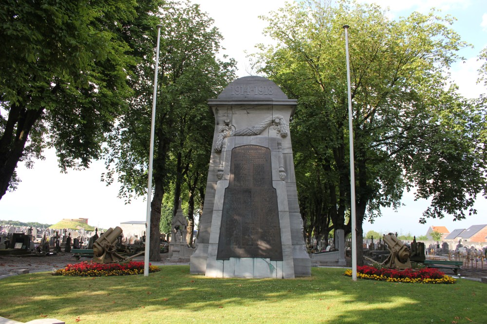Oorlogsmonument en Belgische Oorlogsgraven Begraafplaats Rhees Herstal #2