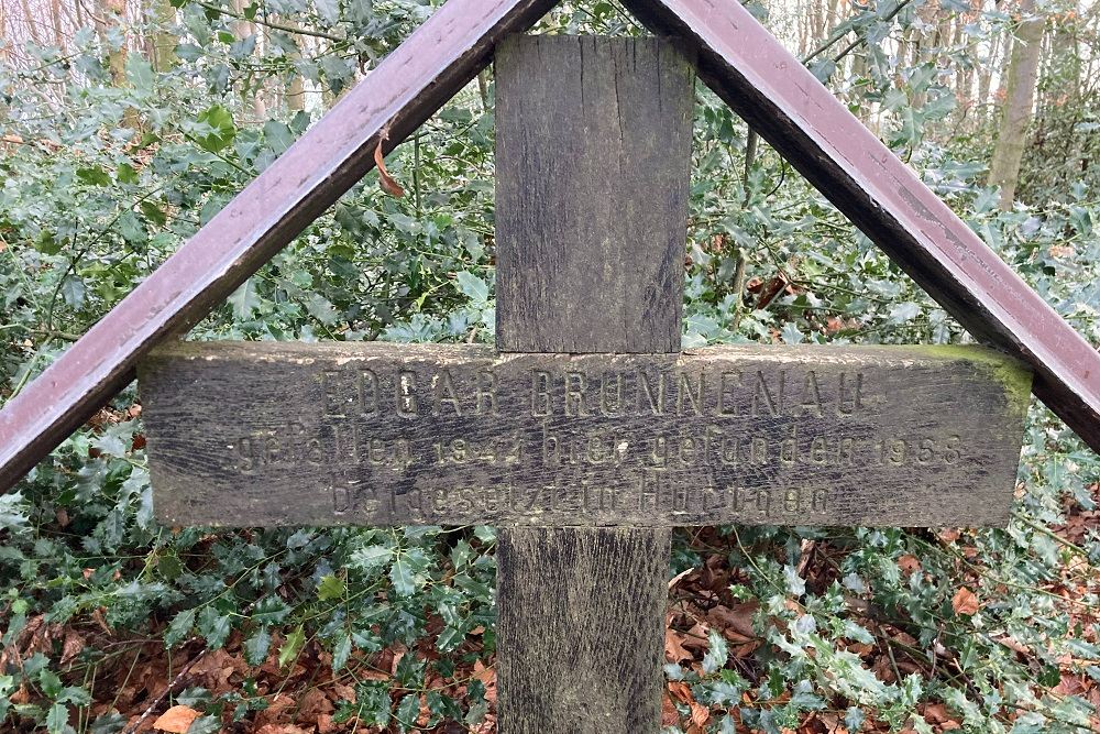 Memorial Cross Edgar Brunnenau #2