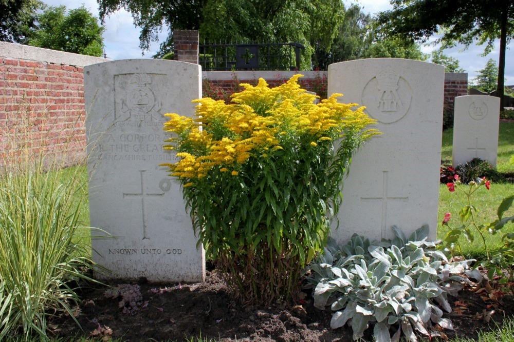 Commonwealth War Cemetery Heestert #4