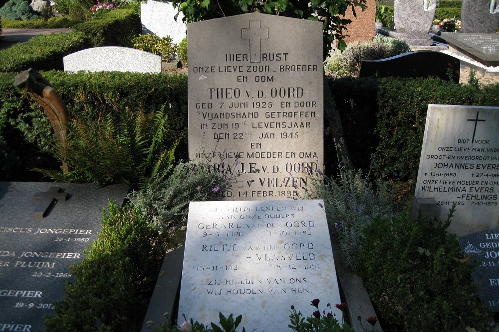Dutch War Grave Roman Catholic Cemetery Oegstgeest #1