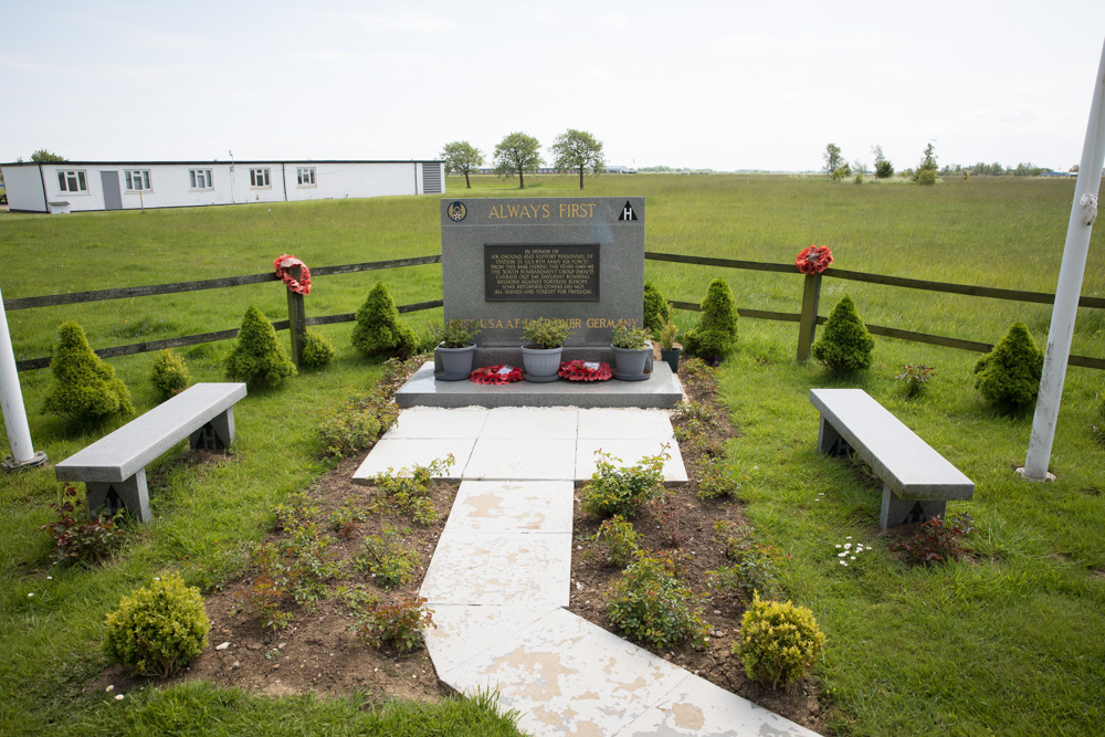 Monument USAAF 306th Bombardment Group (Heavy) #2