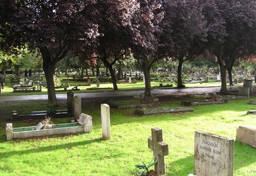 Commonwealth War Graves Hatfield Hyde Burial Ground