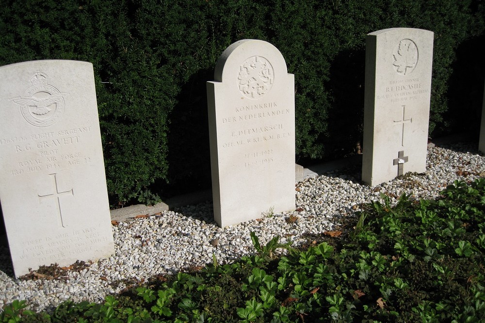 Nederlandse Oorlogsgraven Nederlands Hervormde Begraafplaats Oegstgeest