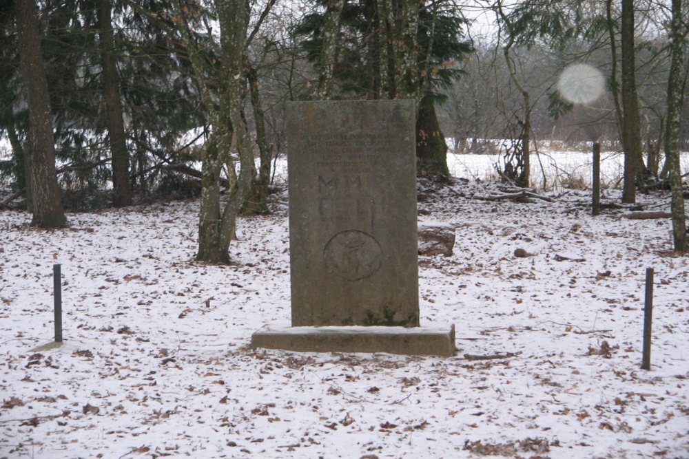 Memorial former French War Cemetery du Mnil #2