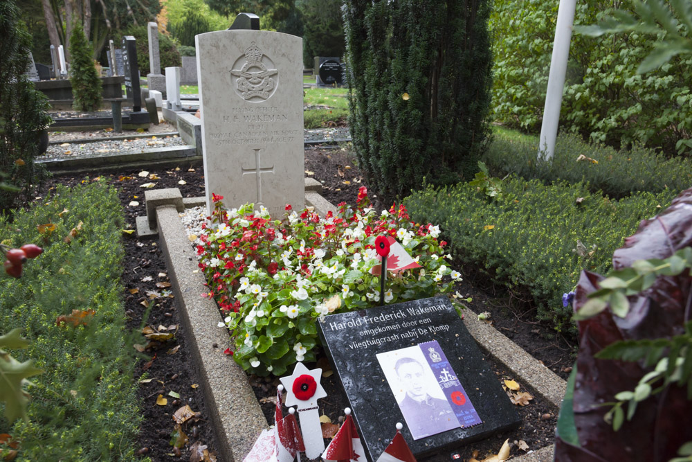 Commonwealth War Grave General Cemetery Veenendaal #2