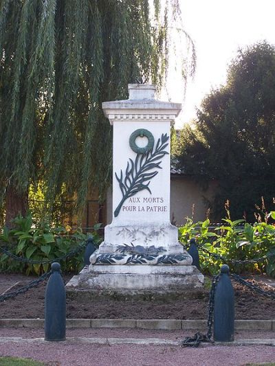 Oorlogsmonument Neauphle-le-Château #1