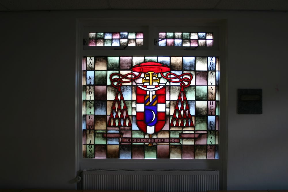 Commemorative Window Cardinal de Jongschool #2