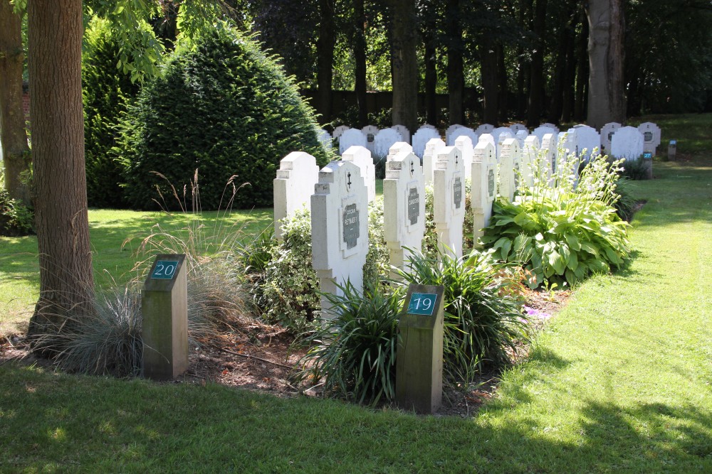 Belgian War Graves Roeselare #2