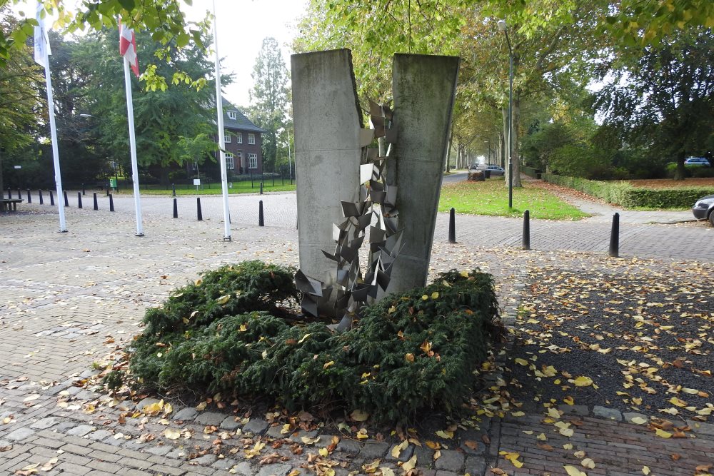 Vredesmonument Wijk en Aalburg #2