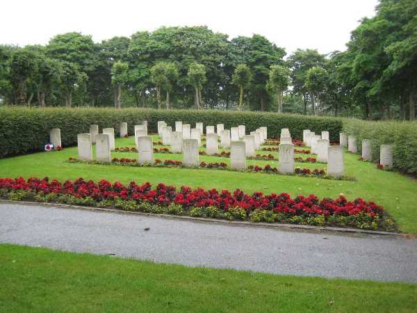 Commonwealth War Graves Kristiansand Sola Churchyard #1