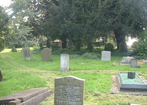 Oorlogsgraven van het Gemenebest St Giles Churchyard #1