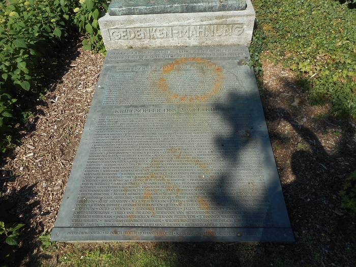 War Memorial Wachtendonk #2