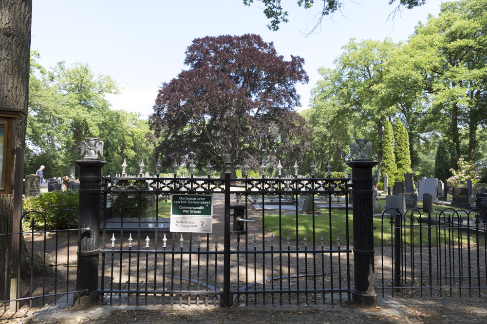 Dutch War Graves Cemetery 