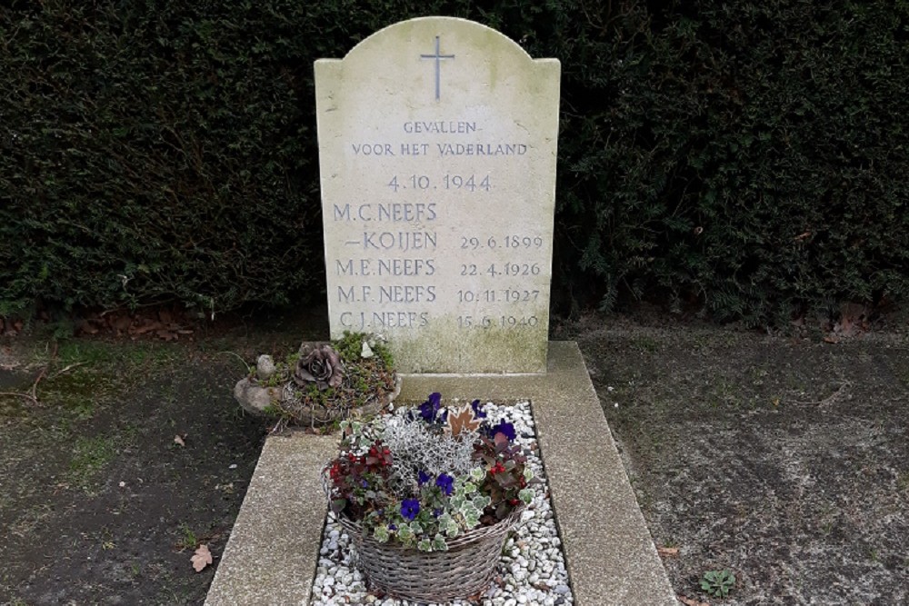 Dutch War Graves Roman Catholic Cemetery Rijsbergen