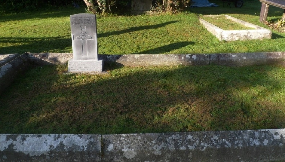 Commonwealth War Grave Killiskey Church of Ireland Churchyard