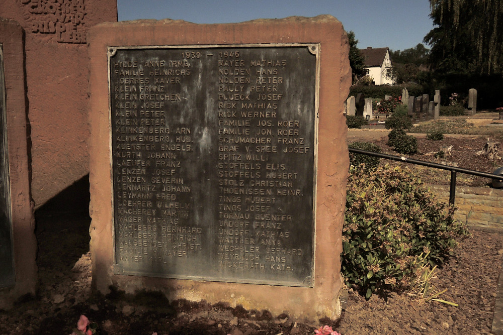 Monument Oorlogsslachoffers Untermaubach #3