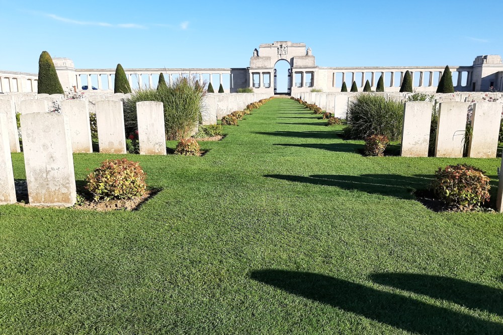 Commonwealth War Cemetery Pozieres #3