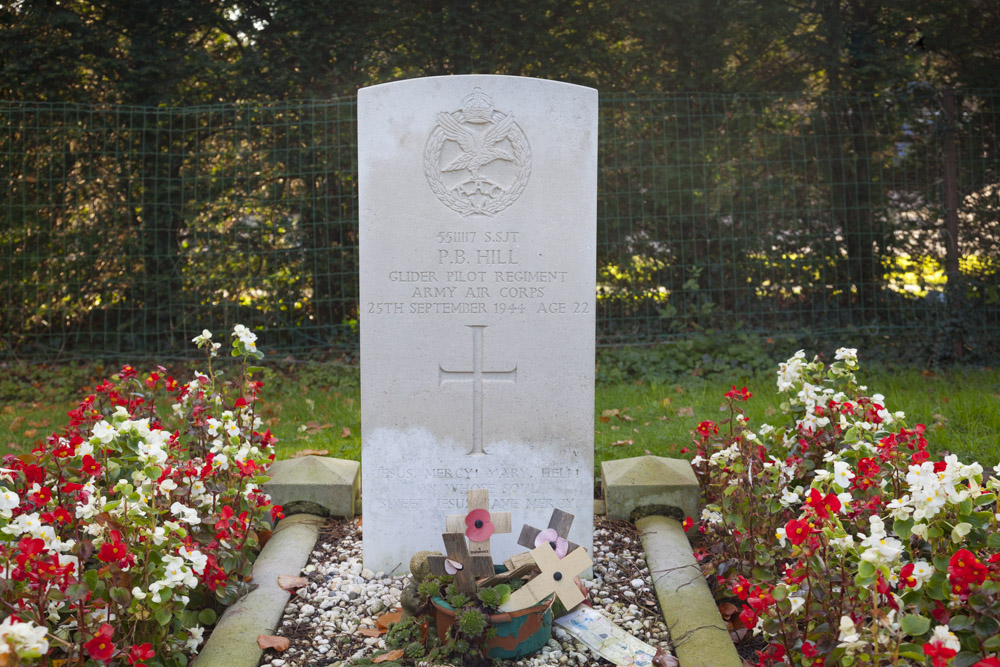 Commonwealth War Grave Roman Catholic Cemetery Maurik