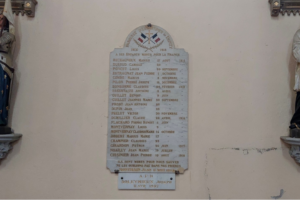 War Memorial Église Saint Denis  de Essertines-en-Donzy #2