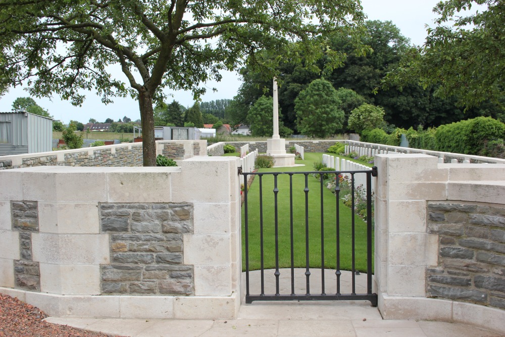 Commonwealth War Cemetery Bapaume (Australian)