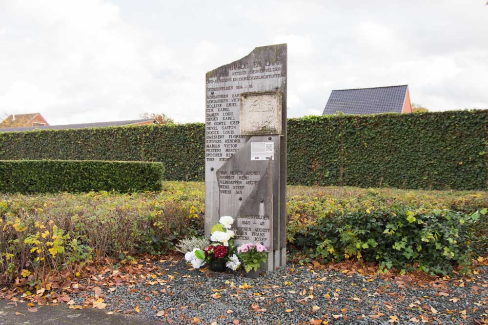 Oorlogsmonument Begraafplaats Retie #3