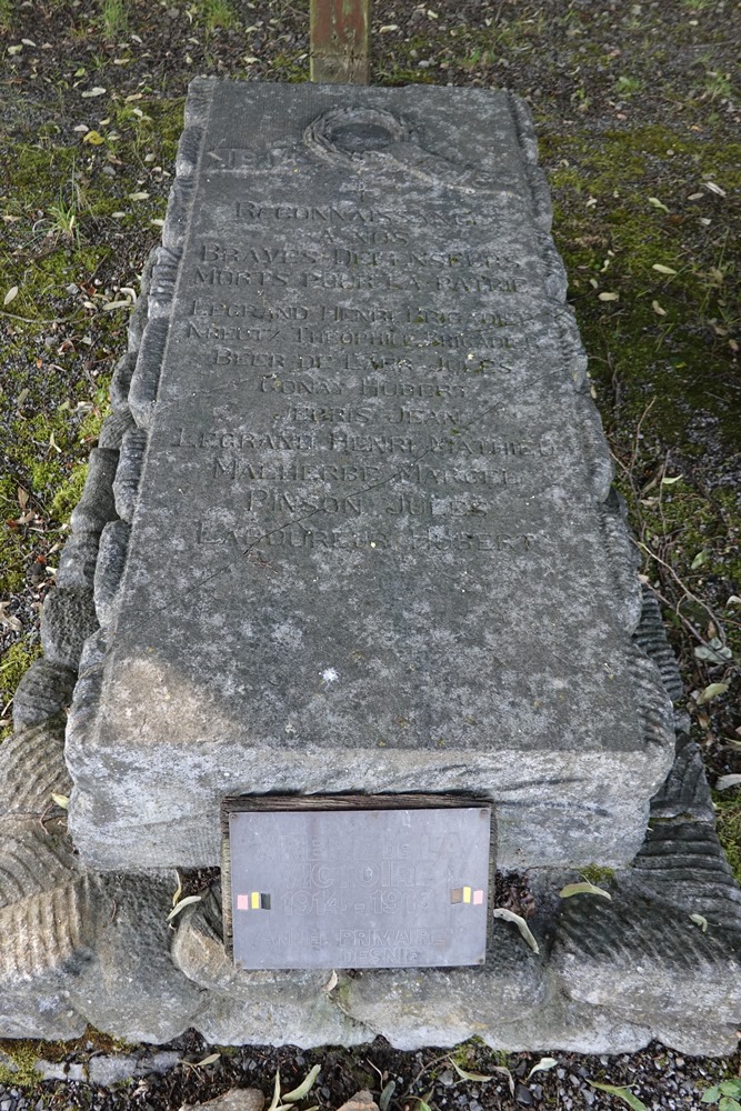 Oorlogsmonument Desnié #4