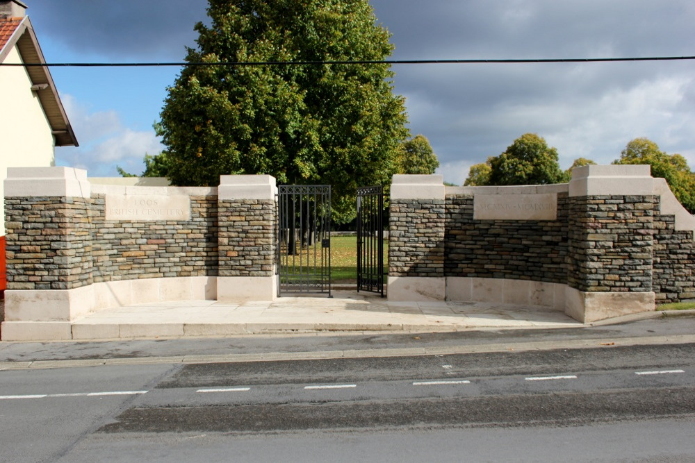 Commonwealth War Cemetery Loos #1