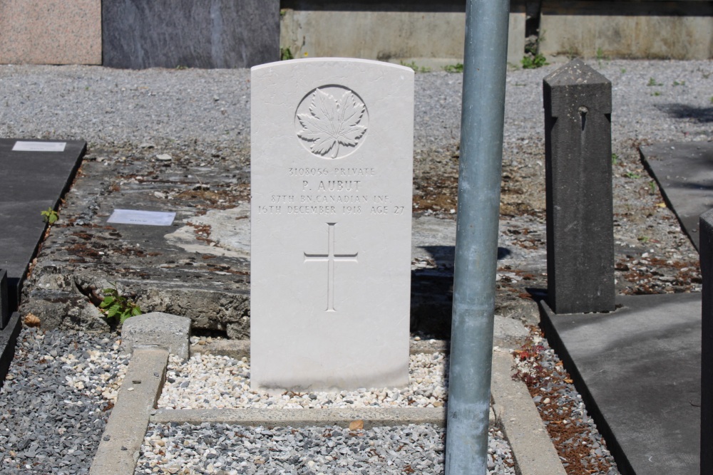 Commonwealth War Grave Courcelles #3