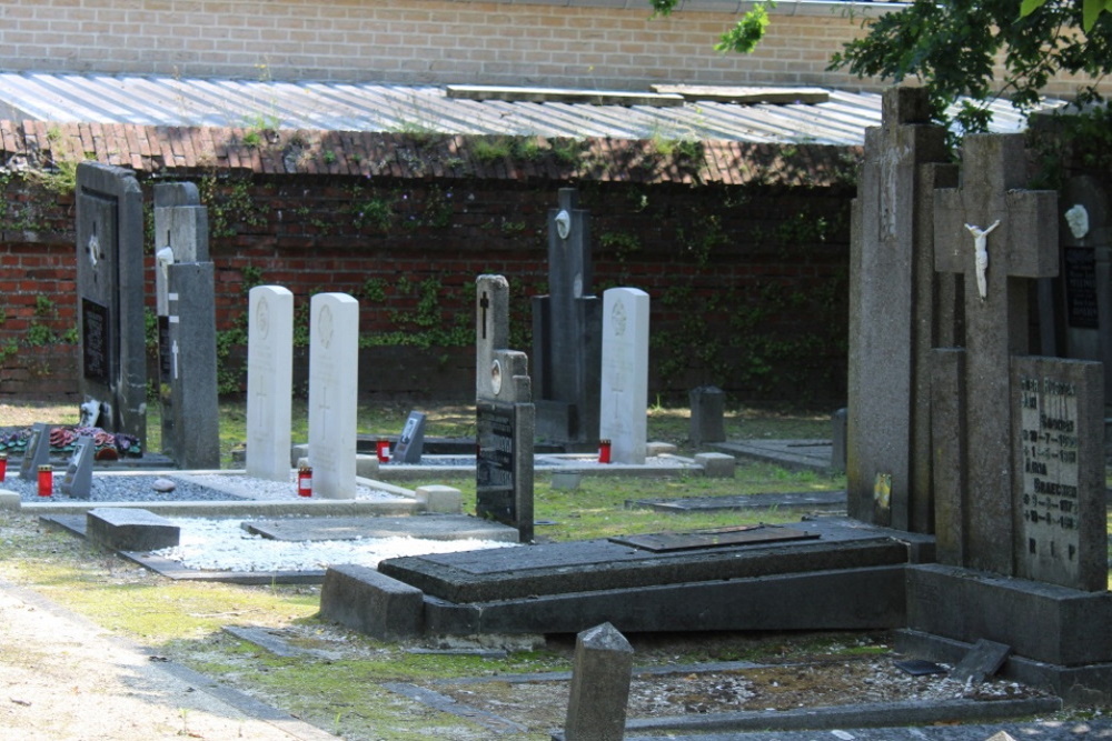 Commonwealth War Graves Neerpelt #1