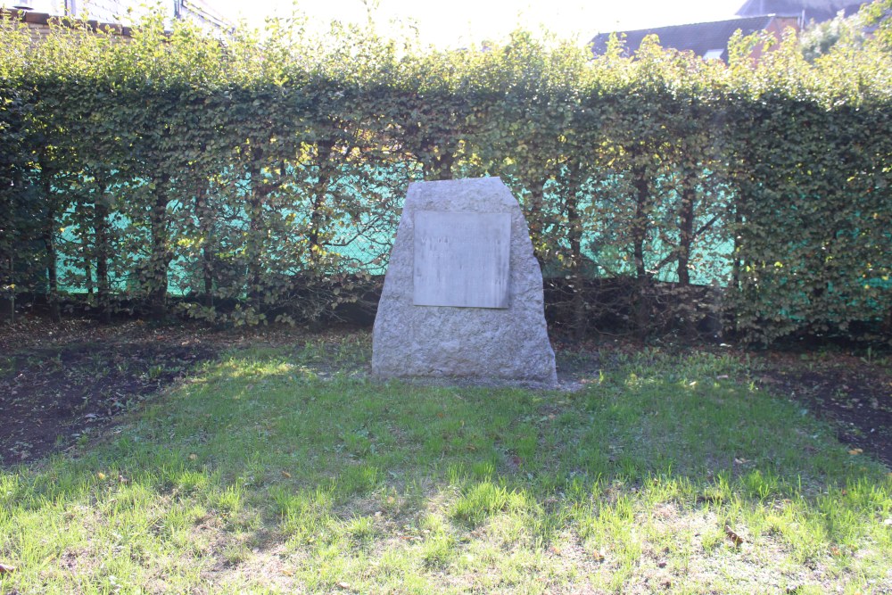 Monument Gefusilleerde Verzetsstrijder Haine-Saint-Paul #1