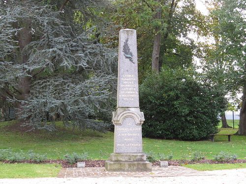 War Memorial Égly #1