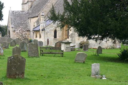 Oorlogsgraven van het Gemenebest Holy Trinity Churchyard #1