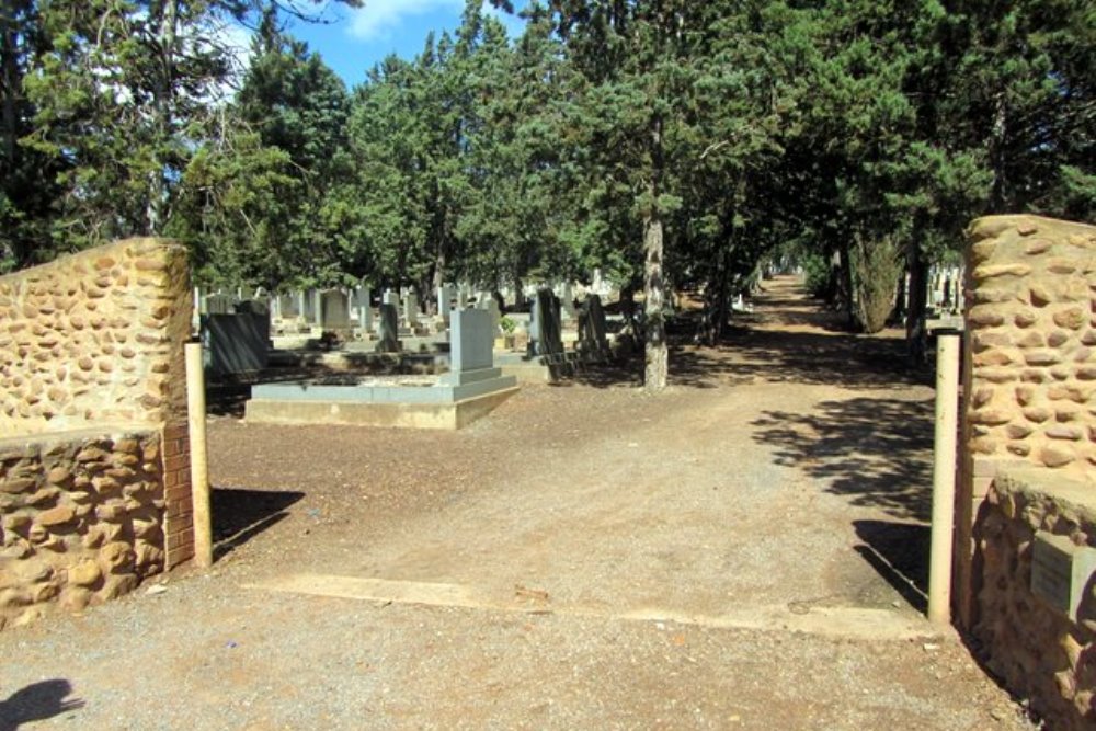 Commonwealth War Graves Riversdale Cemetery