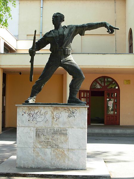 Monument Omgekomen Partizanen Futog #1