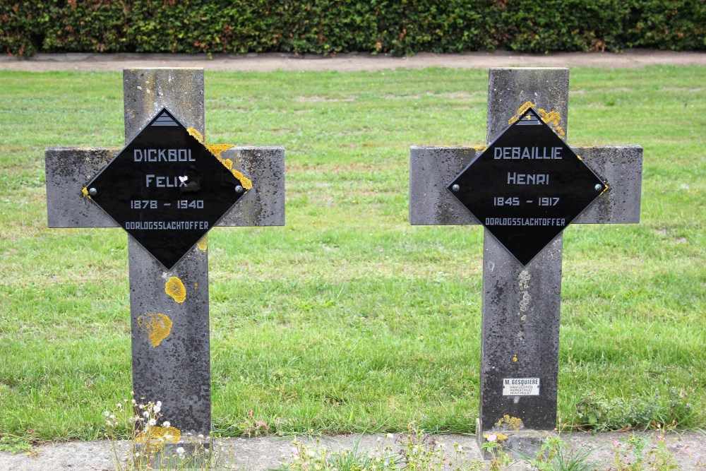 Belgian War Graves and  Veteran Cemetery Zarren #4