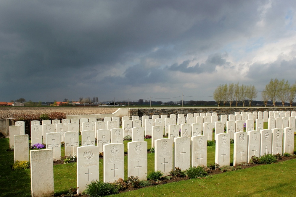 Commonwealth War Cemetery Solferino Farm #2