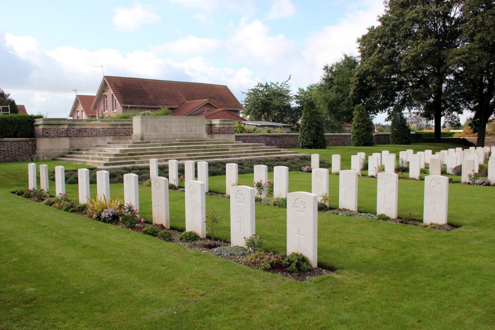 Commonwealth War Cemetery Philosophe #5