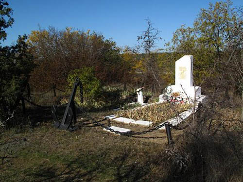Mass Grave Soviet Soldiers Dal'nie #1