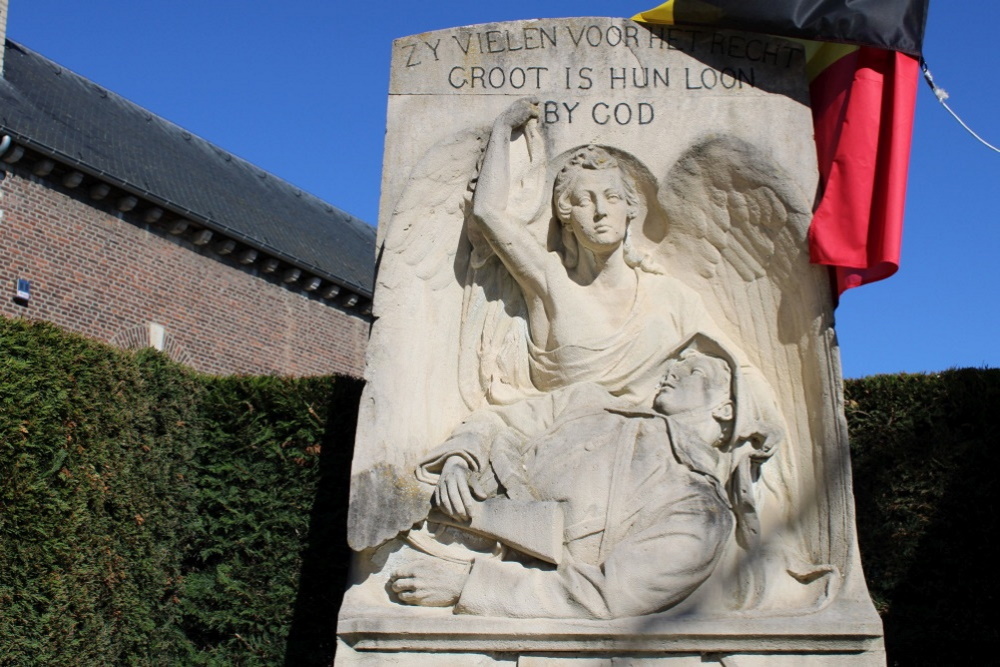 Oorlogsmonument Budingen	 #2