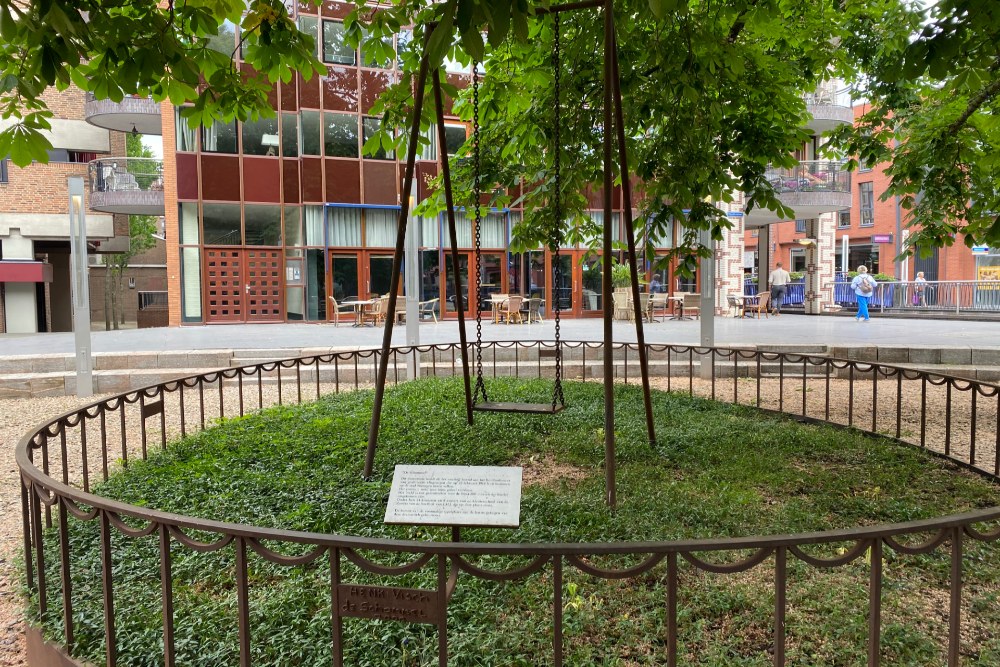 Monument De Schommel Nijmegen