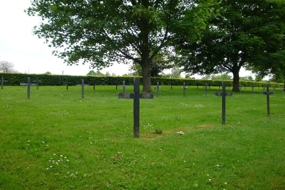 Duitse Oorlogsbegraafplaats Bray-Sur-Somme #2