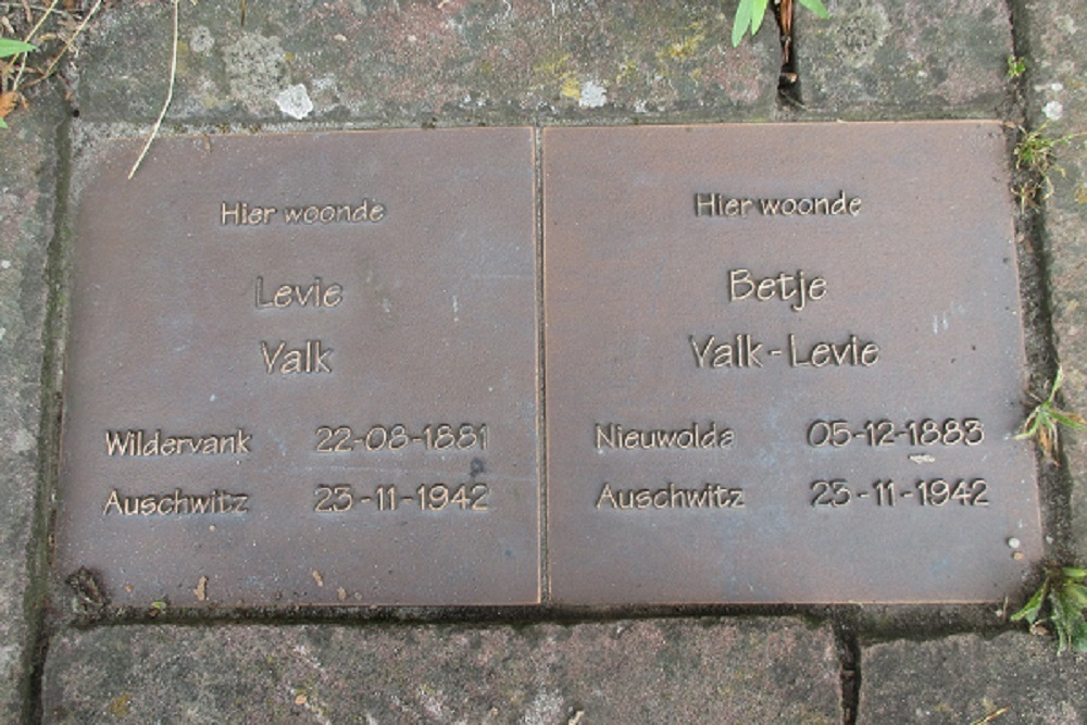 Memorial Stones Bareveldstraat 24